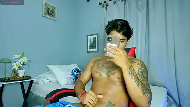 Show modela Rebor_phoenix1 na web-kameri