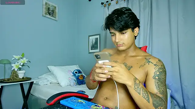 Show modela Rebor_phoenix1 na web-kameri