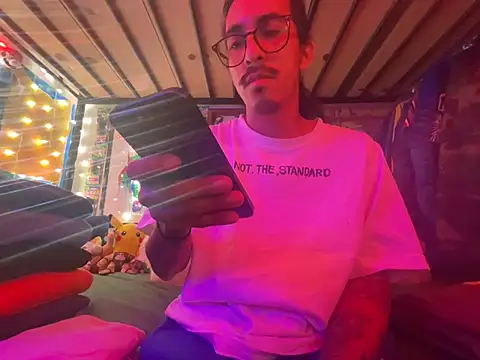 bigdickkane300 Show in webcam