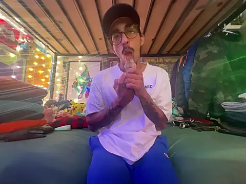 bigdickkane300 webkamerás műsora