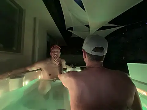 הופעת וובקאם של Mikeyz_Space