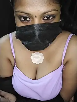 הופעת וובקאם של Tamil_Kanmani