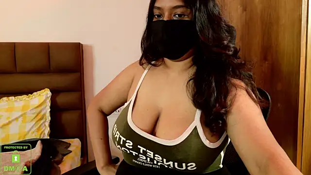 Gulaboo100's Webcam Show