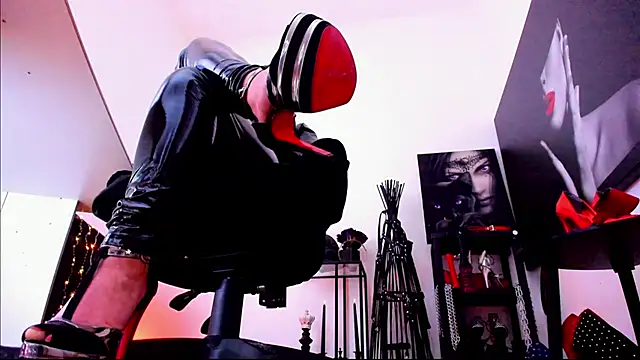 MistressDemisweet's Webcam Show