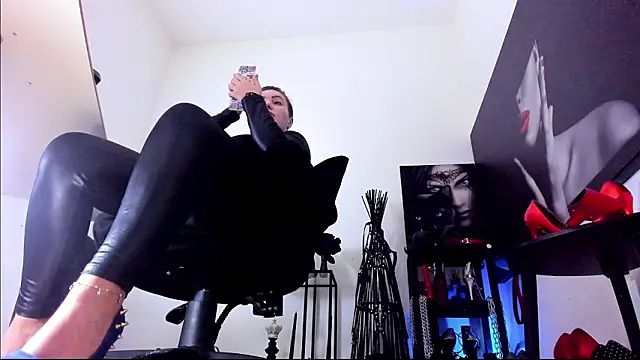 MistressDemisweet: вебкам-шоу