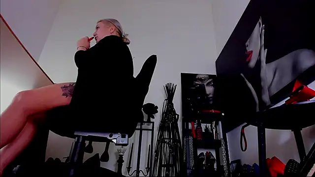 MistressDemiのウェブカメラショー