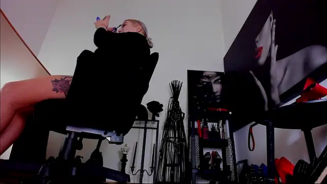 MistressDemiのウェブカメラショー