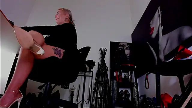 MistressDemi webkamerás műsora
