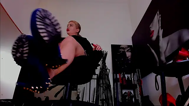 MistressDemi 웹캠 쇼