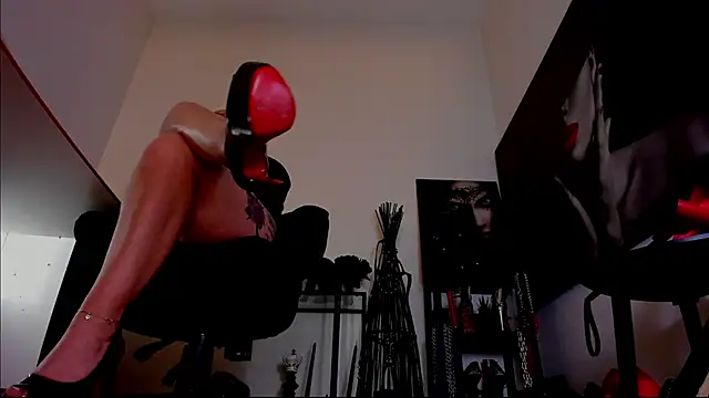 Webkamerová show MistressDemi