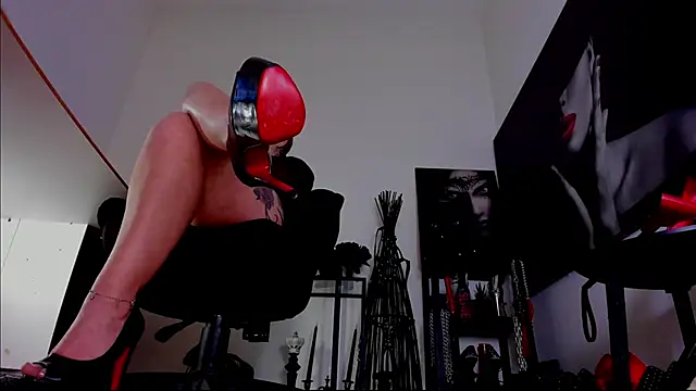 MistressDemiのウェブカメラショー