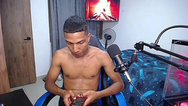 Show modela miguelmarcus na web-kameri