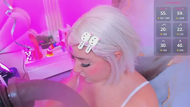 hinata_dolly Webcam show