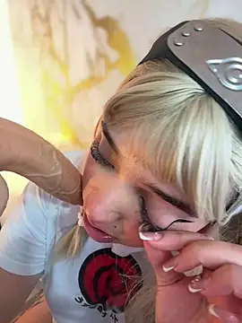 Show modela hinata_dolly na web-kameri
