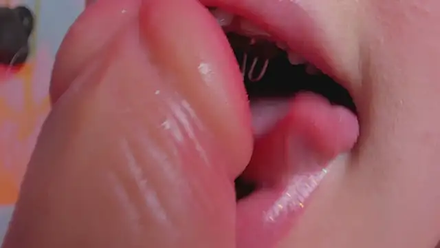 hinata_dolly élő XXX-chatje