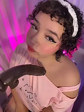 צ'אט XXX בשידור חי של hinata_dolly