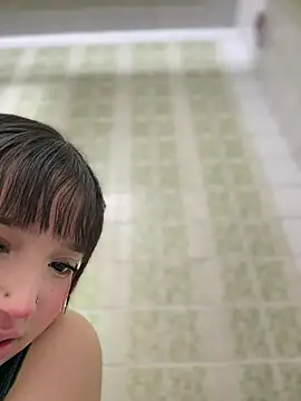 Chat +18 de hinata_dolly ao vivo