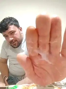 Show modela Canercakan na web-kameri