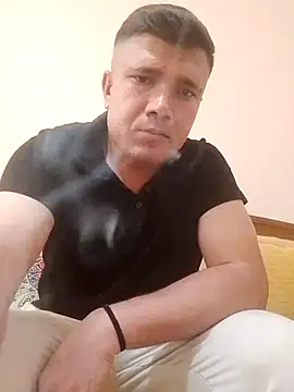 Canercakan élő XXX-chatje
