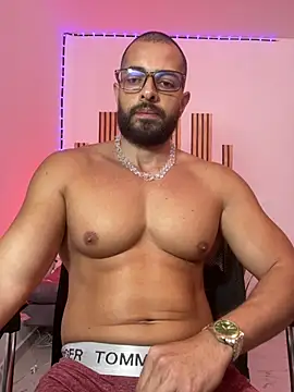 Show modela magnumchris na web-kameri
