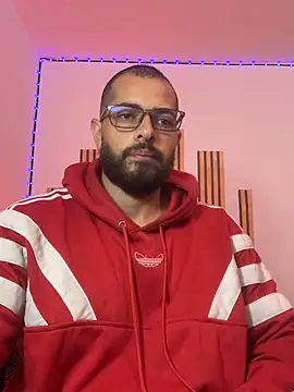 magnumchris: διαδικτυακό σόου στην κάμερα