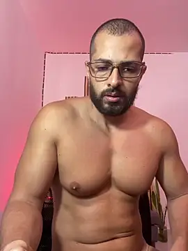 Show modela magnumchris na web-kameri