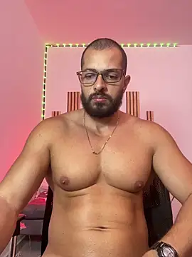 magnumchris Adlı Modelin Canlı XXX Sohbeti
