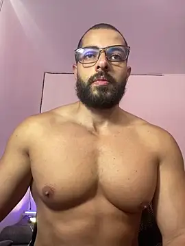 Show modela magnumchris na web-kameri