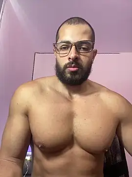 Show modela magnumchris na web-kameri