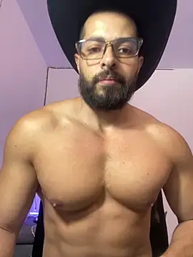 magnumchris Adlı Modelin Canlı XXX Sohbeti