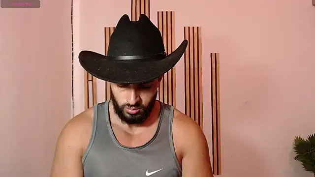 Show modela magnumchris na web-kameri