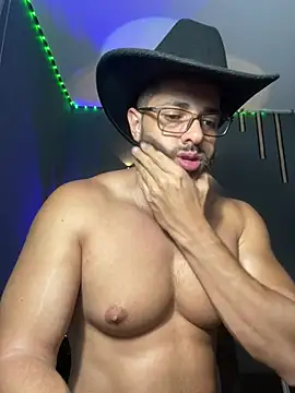 Show modela magnumchris na web-kameri