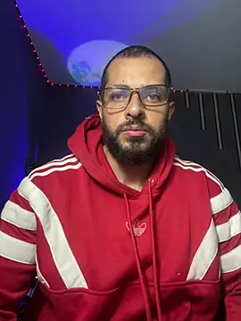 Show modela magnumchris na web-kameri