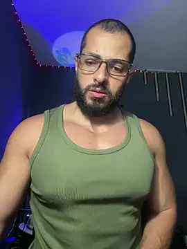 magnumchris: διαδικτυακό σόου στην κάμερα