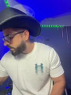 magnumchris' Webcam Show