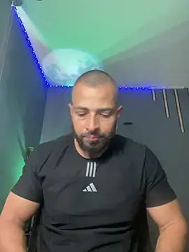 Show modela magnumchris na web-kameri