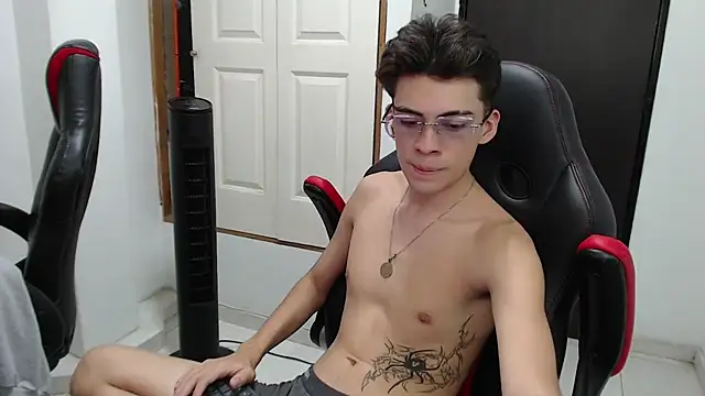Show modela Hiso_kai na web-kameri