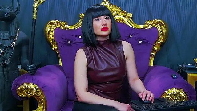 Show modela LaraMaeve na web-kameri