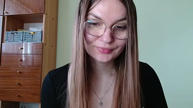 غرفة دردشة LooveELLYx المباشرة