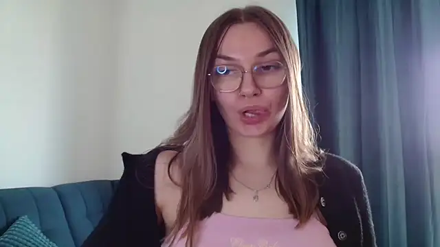 LooveELLYx Webcam show