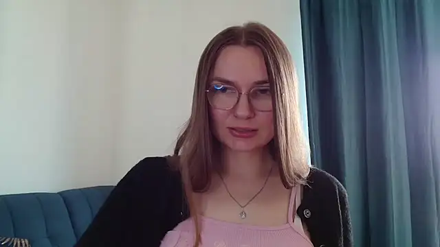 LooveELLYx's Webcam Show