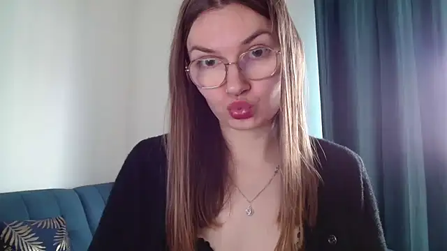 LooveELLYx's Webcam Show