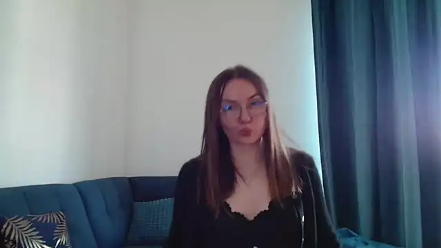 LooveELLYx's Webcam Show
