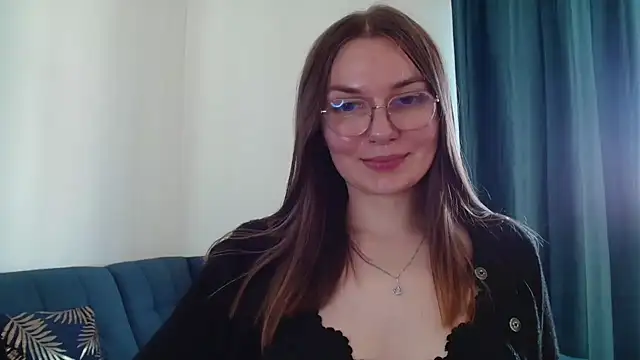LooveELLYx Show in webcam