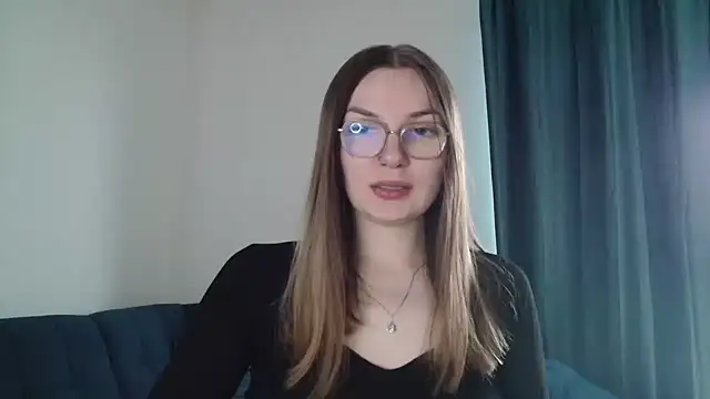 LooveELLYx Webcam show