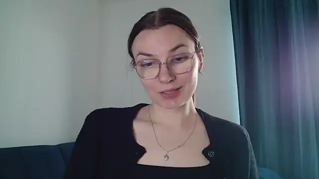 LooveELLYx: διαδικτυακό σόου στην κάμερα