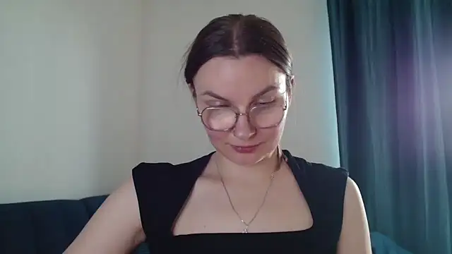 LooveELLYx: вебкам-шоу
