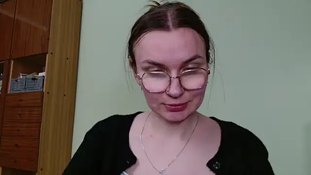 LooveELLYx Show in webcam