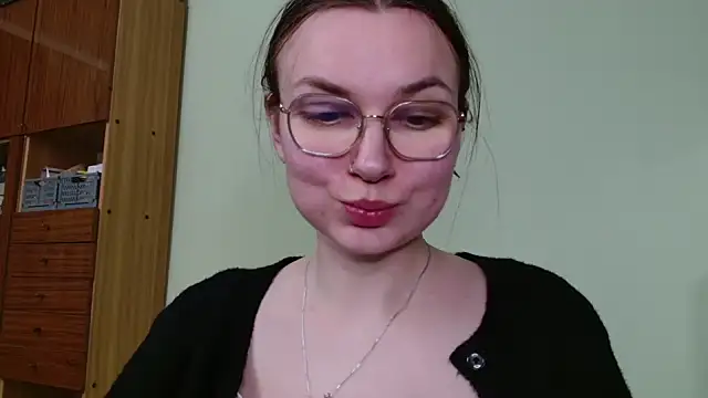 LooveELLYx: вебкам-шоу