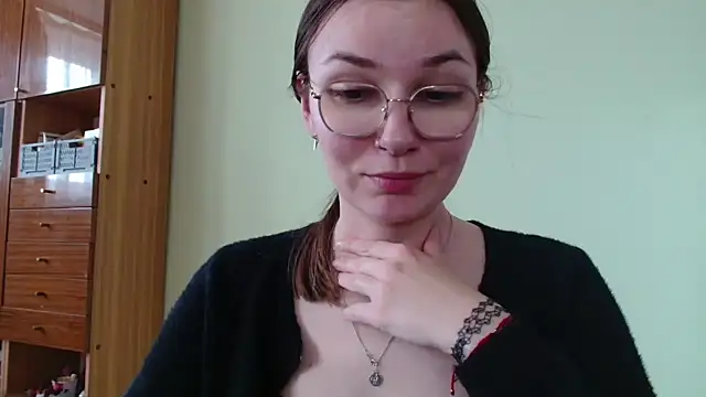 LooveELLYx Show in webcam